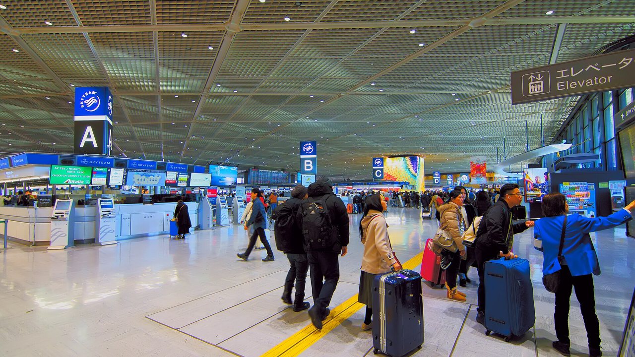나리타공항 제1터미널 출국 로비와 체크인 카운터